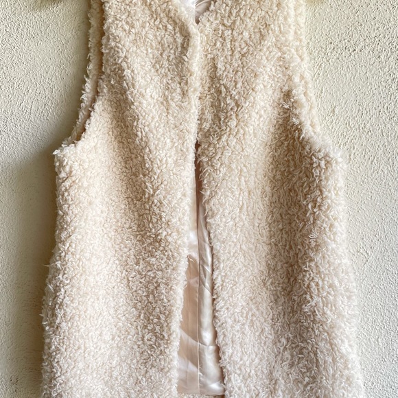 Melrose & Market  | faux fur vest - Picture 9 of 11